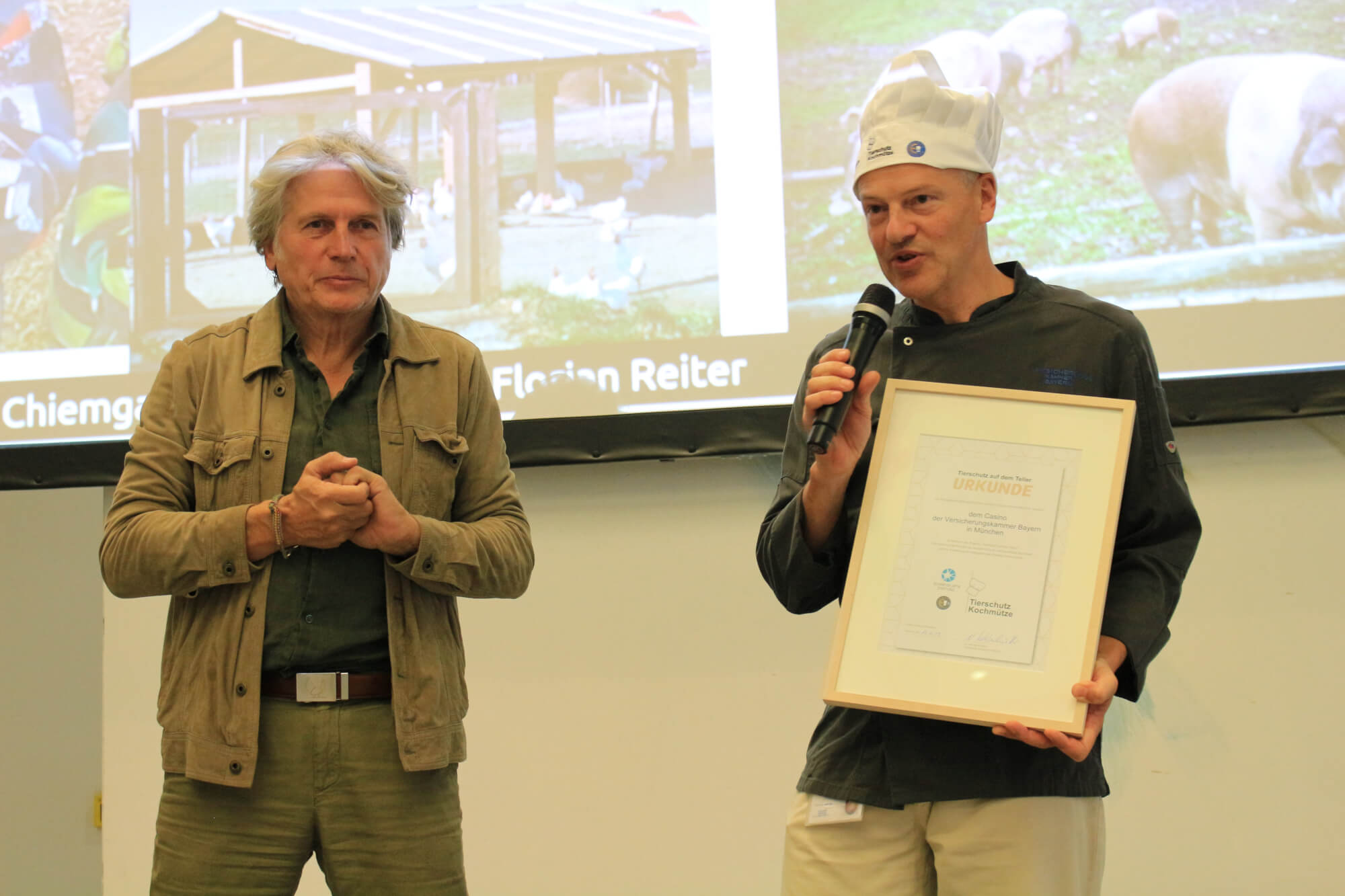 Schweisfurth Bittl Tierschutz-Kochmütze Verleihung