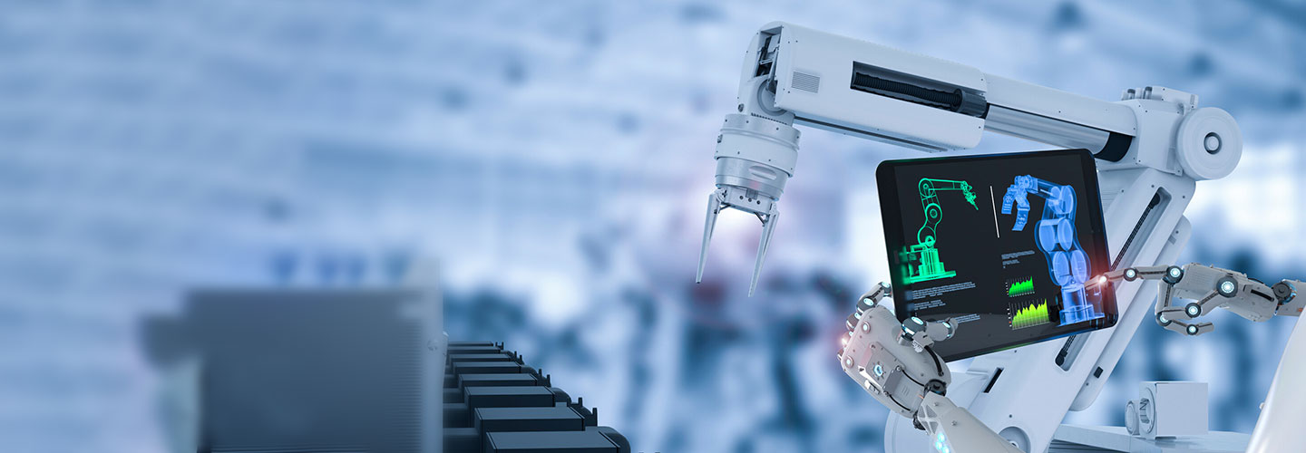 Bildschirm in den Händen eines Roboters