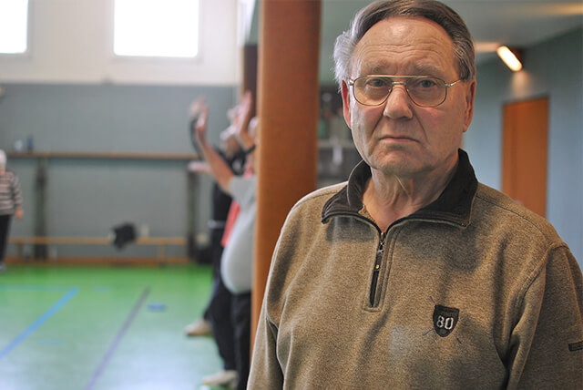 Erich Müller beim Training der Herzsportgruppe.