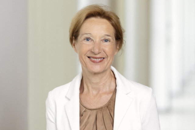Claudia Scheerer Leitung Unternehmens­kommuni­kation, Presse­sprecherin