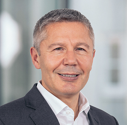 Dr. Robert Heene: Vorstandsmitglied der Versicherungskammer Bayern